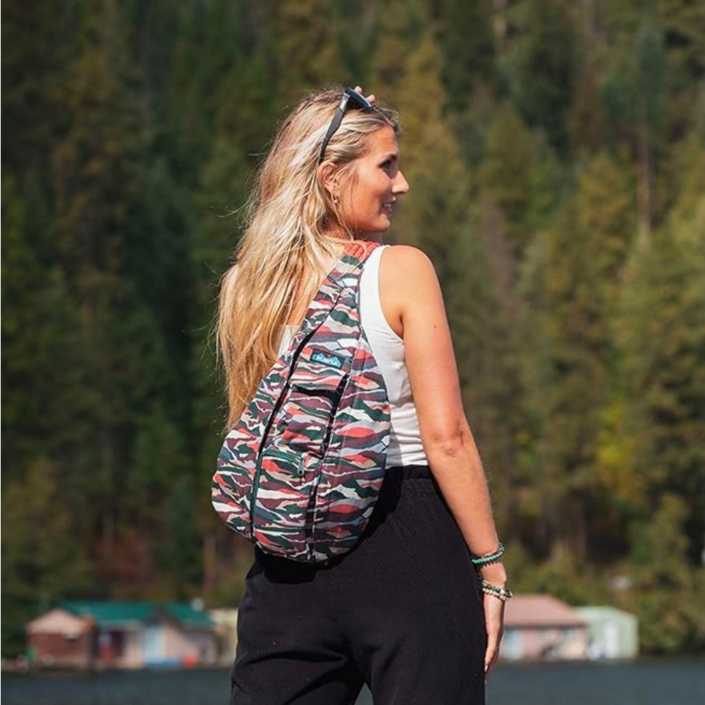 KAVU Original Rope Bag Sling Pack Adjustable Shoulder Strap in Rolling Hills